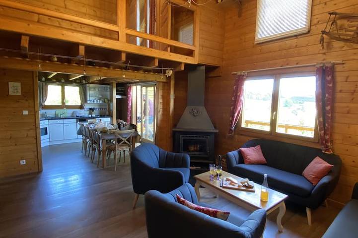 Gîte pour 8 personnes, avec balcon ainsi que jardin et sauna, animaux acceptés à Liézey