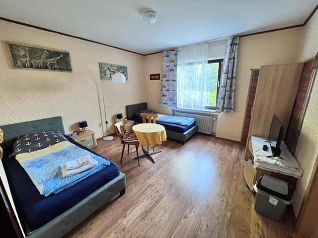 Single Room with Private Bathroom in Langenfeld, Osteifel