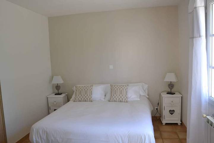 Location de vacances pour 6 personnes, avec terrasse et jardin à Maillane - 3