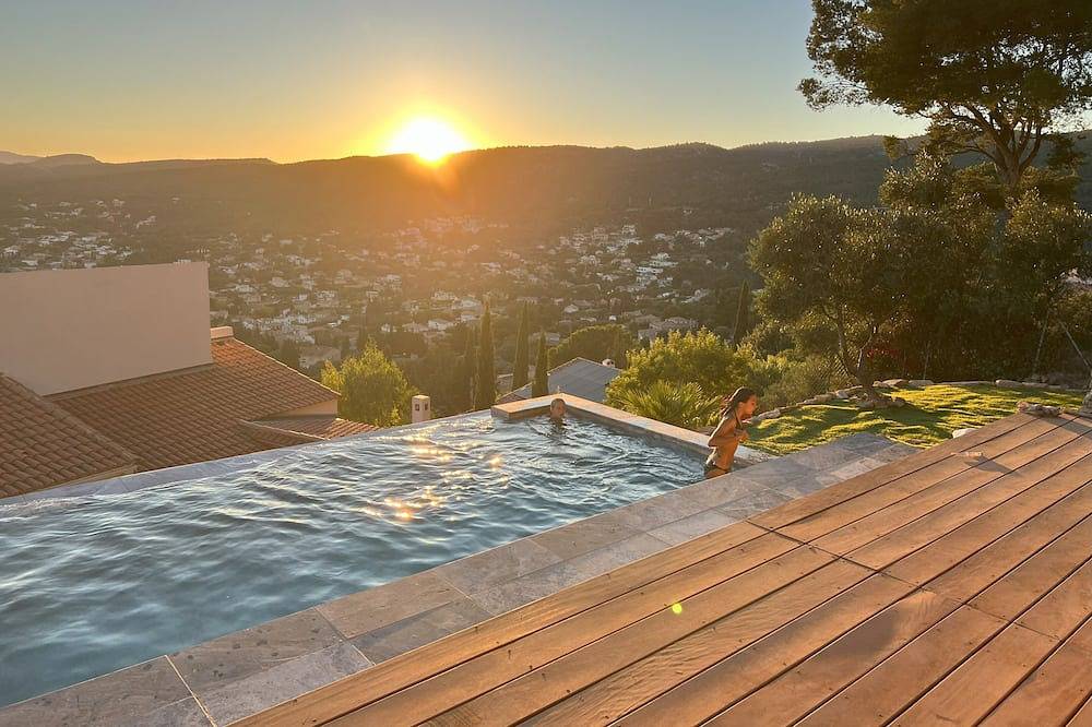 Villa avec vue époustouflante où chacun aura son espace in Ceyreste, Région de Marseille