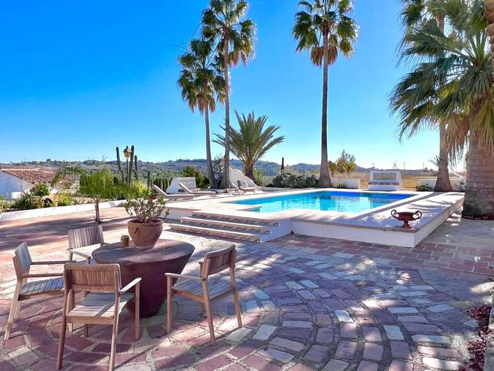 Chalet para 3 personas, con terraza y vistas además de piscina y jardín en Provincia de Alicante - 3