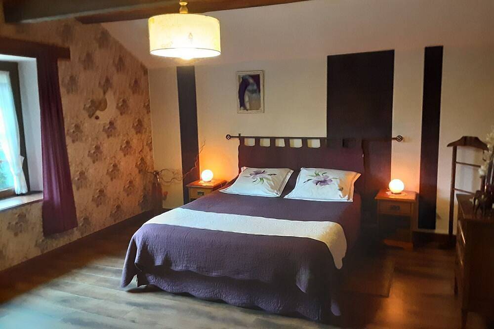 Holiday Home in La Chapelle with Garden in La Chapelle-aux-Bois, Épinal region
