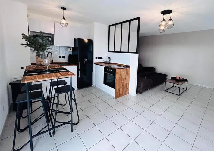 Ferienwohnung für 4 Personen, mit Balkon und Pool - 1