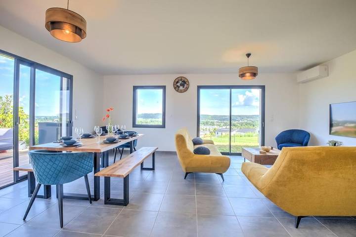 Gîte pour 8 personnes, avec terrasse et piscine dans Boulazac Isle Manoire - 3