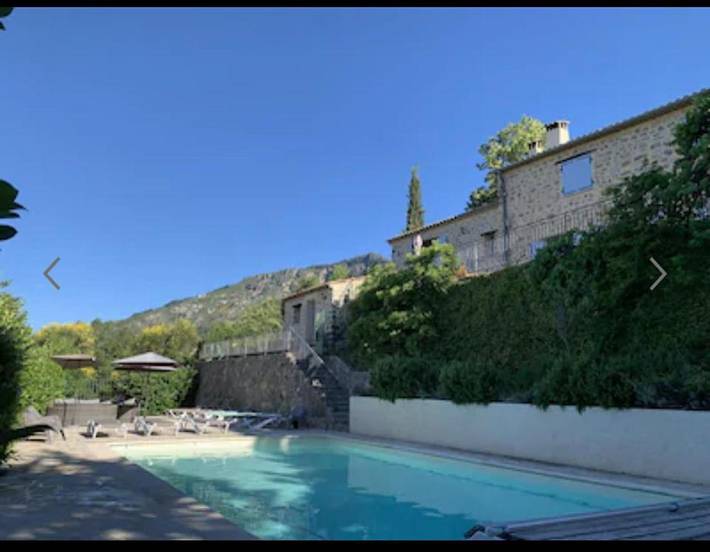 Cottage pour 18 personnes, avec vue ainsi que terrasse et piscine, animaux acceptés à Toudon