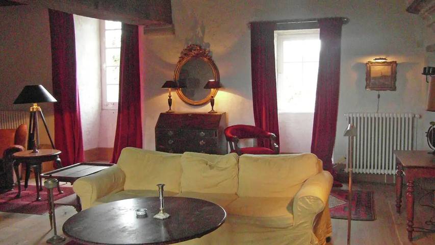 Château pour 9 personnes, avec jardin, animaux acceptés dans Allier - 2