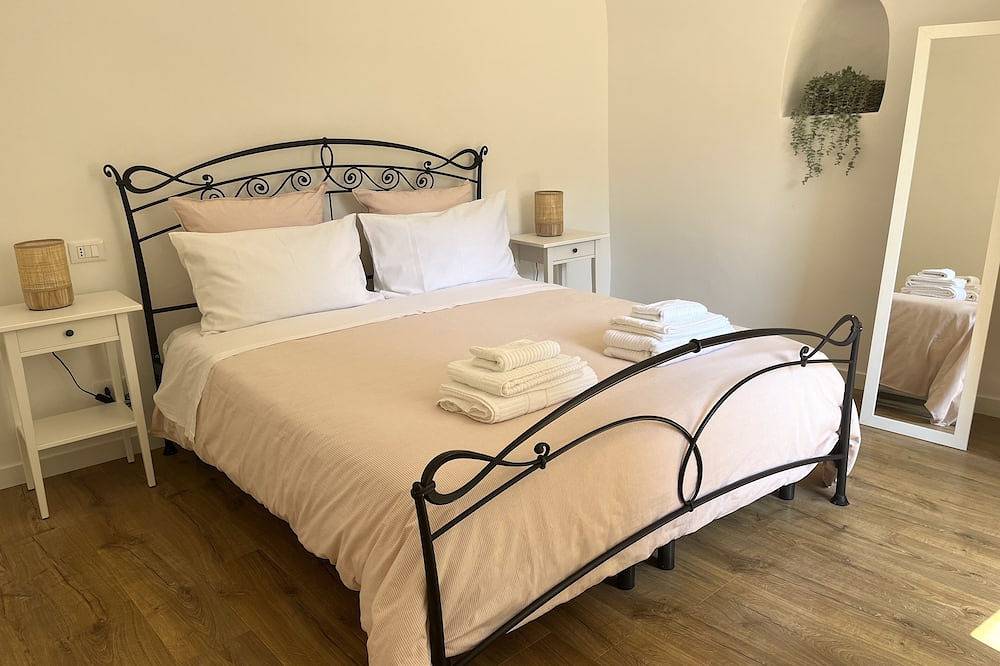 Entire apartment, In the heart of the historic center in the beautiful village of Dolceacqua in Dolceacqua, Ligurian Alps
