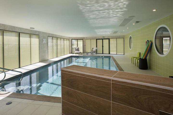 Location de vacances pour 2 personnes, avec jardin ainsi que sauna et piscine dans Office De Tourisme De Saint James - 3