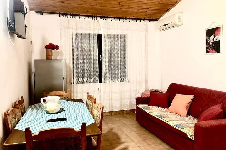 Ganze Wohnung, 2-Zimmer-Ferienwohnung mit Balkon und Meerblick Mrljane, Pasman in Nevidane, Pasman