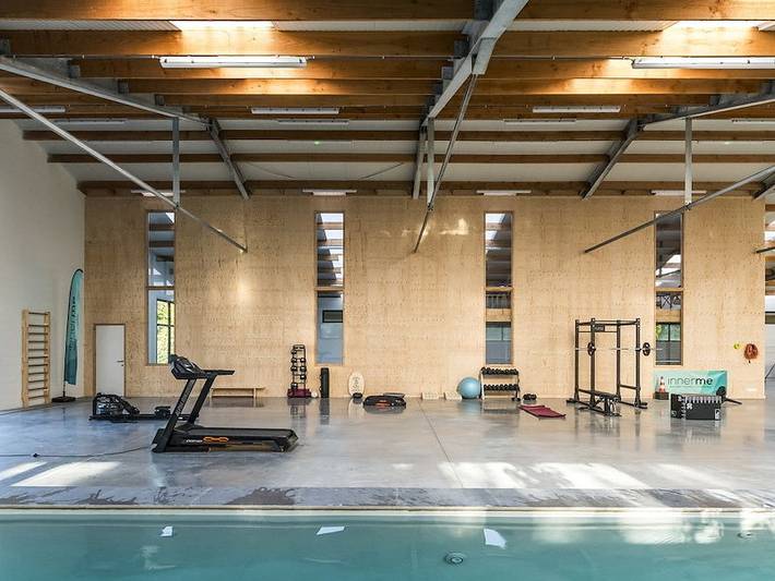 Location de vacances pour 18 personnes, avec terrasse et balcon/terrasse à Érezée - 3