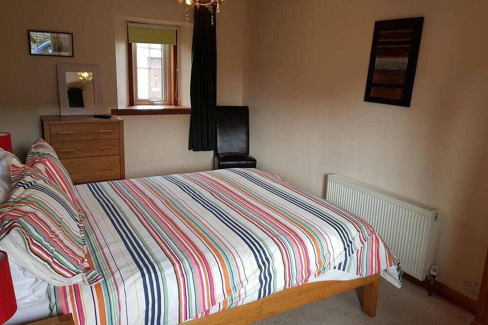 6 Seatown, Lossiemouth - a traditional fisherman's cottage in an ideal location in Lossiemouth, Moray
