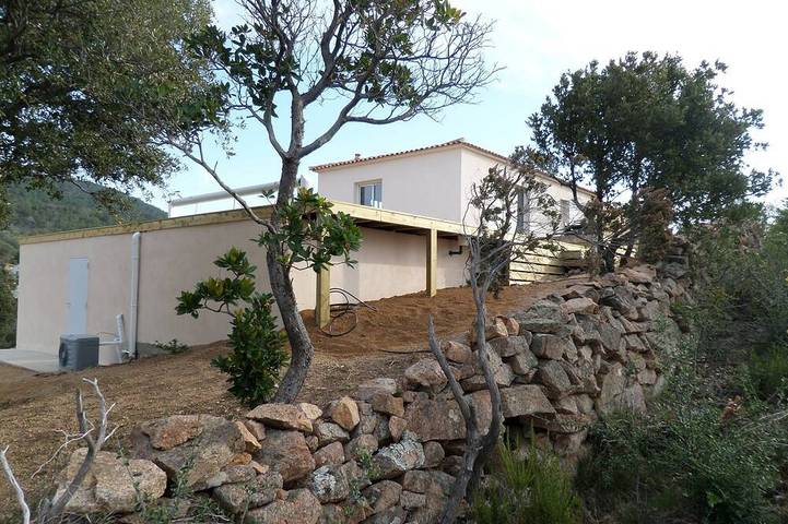 Maison de vacances pour 8 personnes, avec Terrasse et Jardin à Lecci
