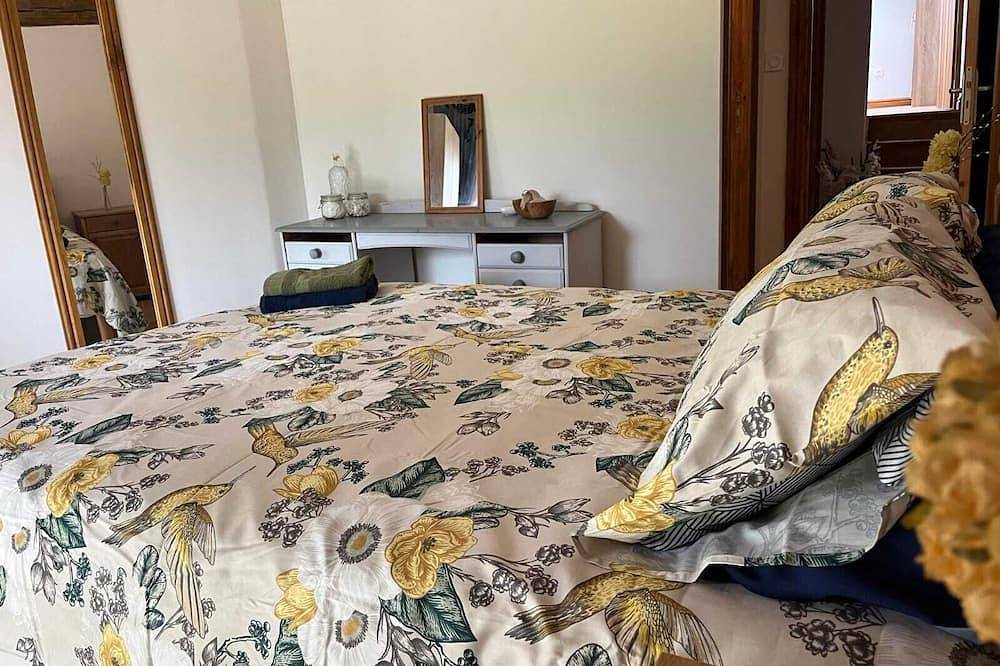 Spacious and comfortable gîte for 8 people in Chaillac-sur-Vienne, Rochechouart region