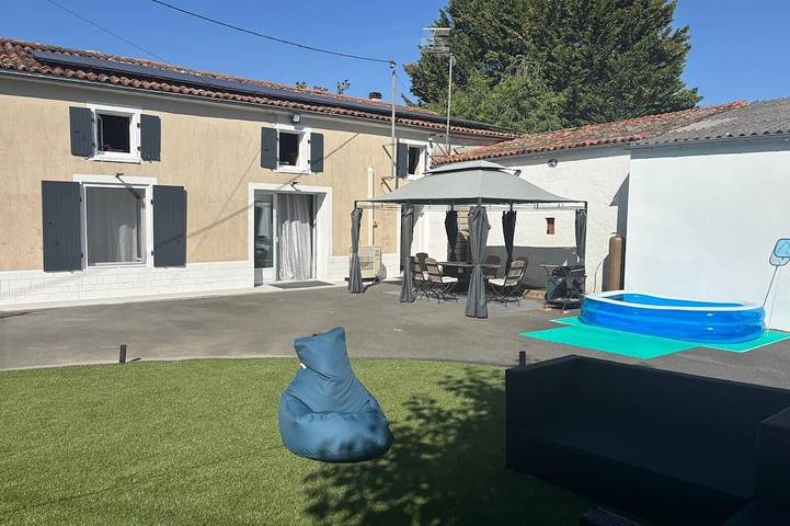Location de vacances pour 6 personnes, avec Terrasse et Jardin à Marsais