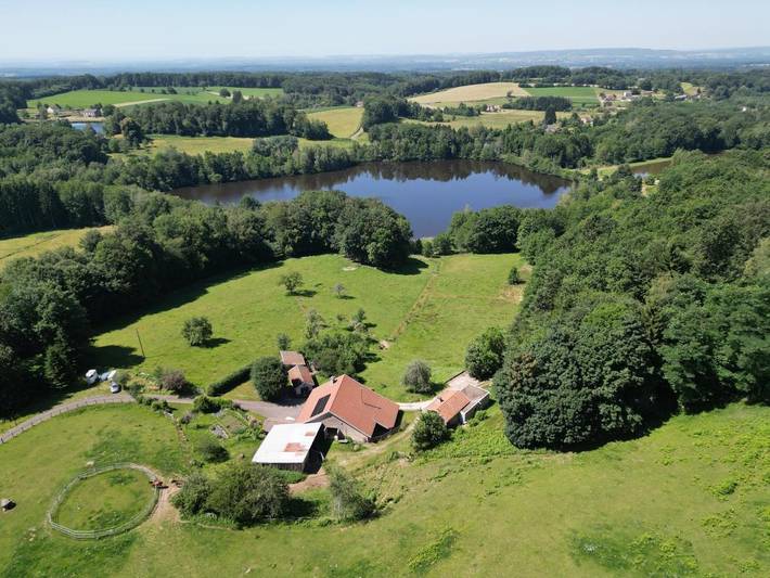 Location de vacances pour 4 personnes, avec Jardin et Sauna ainsi que Vue sur le lac et Vue dans La Lanterne-et-les-Armonts