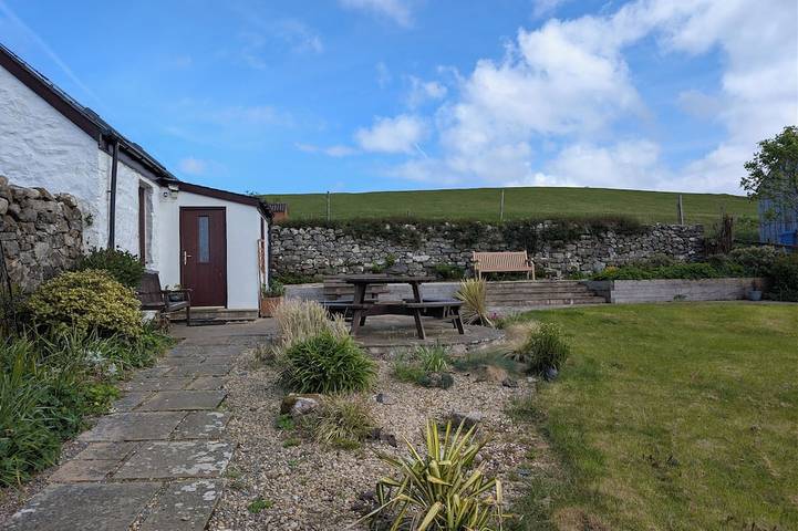 Cottage for 7 people, with garden, with pets on the Isle of Mull