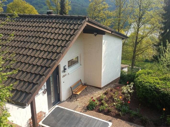 Ferienhaus für 4 Personen, mit Terrasse und Seeblick in Biersdorf am See