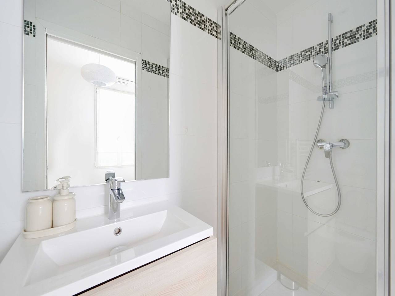 Ganze Wohnung, Charming apartment - 1Br-4P- Suresnes in Suresnes, Hauts-de-Seine