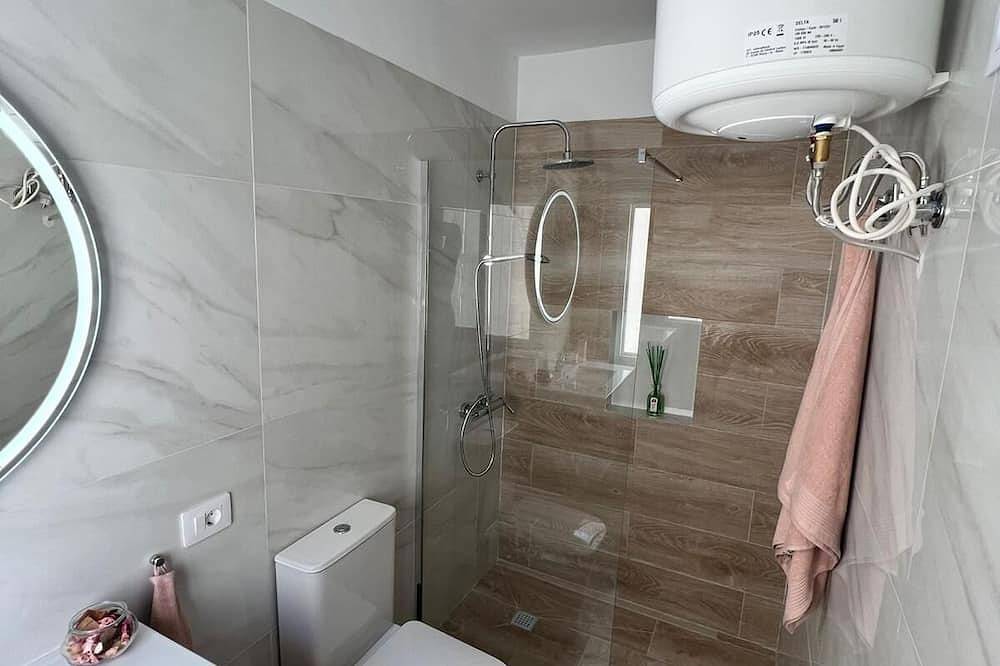 Apartamento entero, !A 5 minutos de La Playa! Terraza privada con vistas al Teide.\nclima inmejorable in Las Galletas, Tenerife Sur