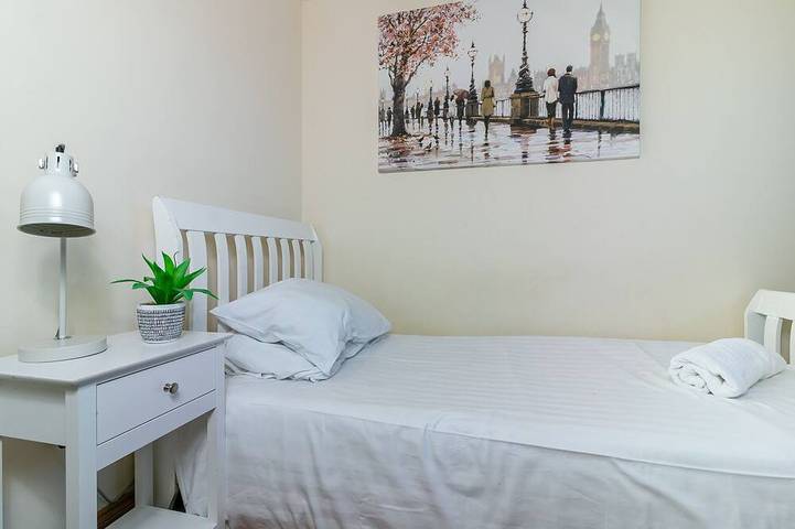 Chambre Simple-Basic-Espace sanitaire-Vue sur Jardin-Redwood Retreat in Stevenage, Hertfordshire