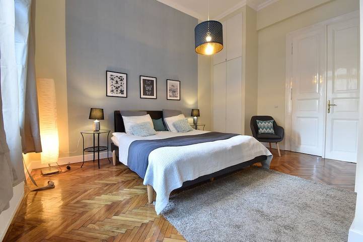 Ganze Wohnung, Trendy 3 Schlafzimmer / 3 Badezimmer Wohnung in Budapest, Danube-Ipoly National Park