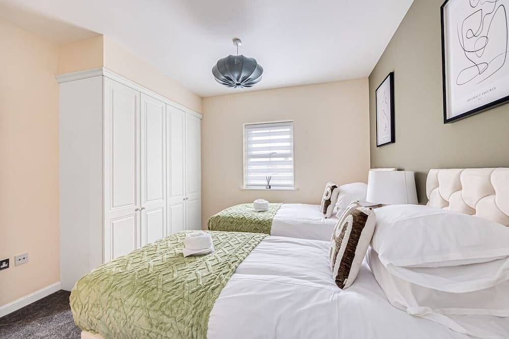 Entire apartment, Stylish Flat • Excellent Location • Free Parking in Coldharbour, Buckinghamshire