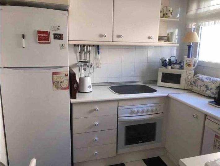 Gîte pour 5 personnes, avec terrasse ainsi que vue et piscine dans La Manga del Mar Menor - 2