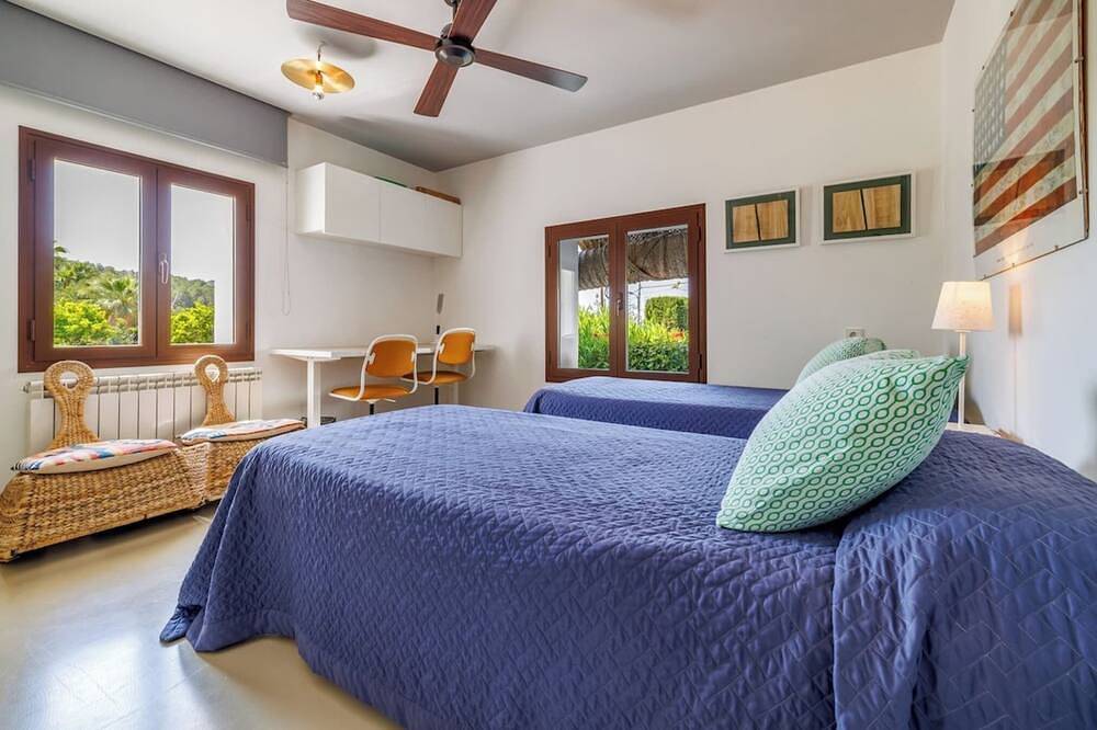 Casa San Carlos Exquisite family house 300m from the village, 3km from the beach in Sant Carles de Peralta, Santa Eulària des Riu