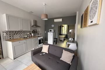 Gîte pour 2 personnes, avec jardin à Contrexéville