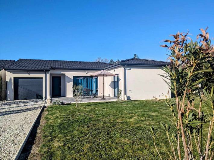 Gîte pour 6 personnes, avec terrasse et jacuzzi ainsi que jardin et piscine à La Bégude-de-Mazenc - 4