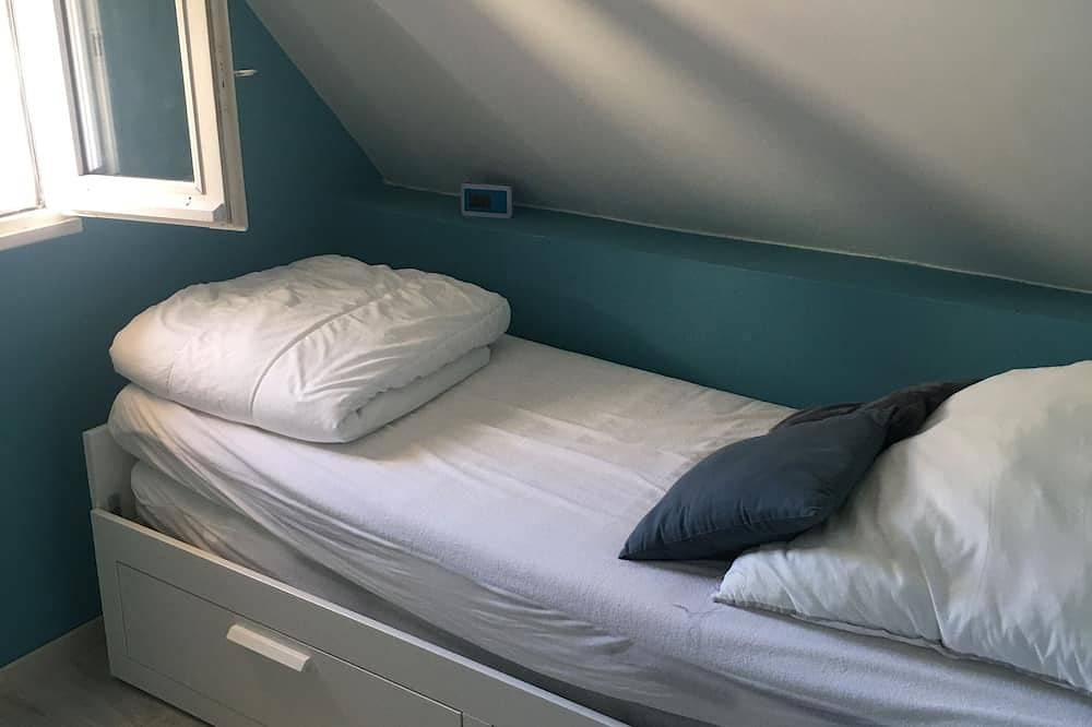Maison à 300 m de la plage et des commerces in Pirou, Région de Coutances