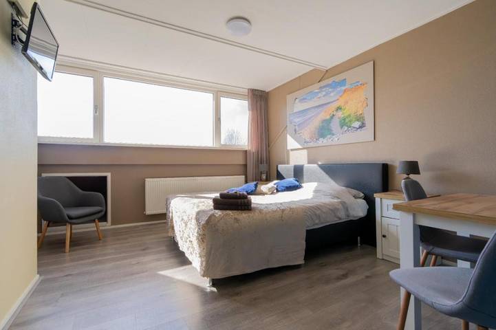 Chambre d’hôte pour 3 personnes, avec piscine et jardin à Burgh-Haamstede - 2