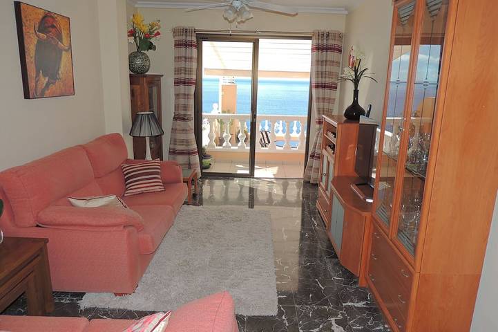 Ganze Wohnung, Spektakuläre Sonnige Wohnung Mit WIFI, Pool, Panorama-Klippe Und Meerblick. in Playa de los Guíos, Santiago del Teide