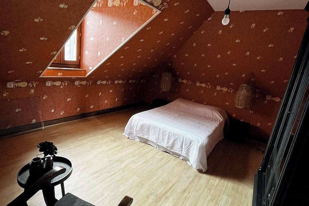 Appartement entier, Appartement dans maison de famille in Vic-sur-Cère, Région d'Aurillac