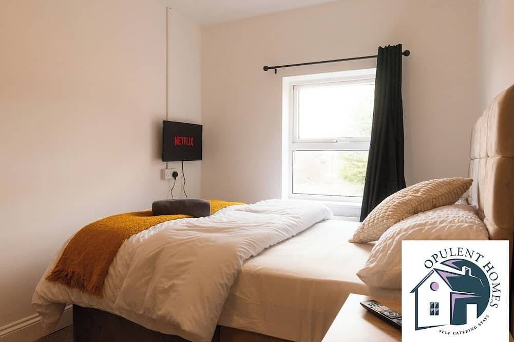 Delightful 5-bedroom house in charming Reading perfect for families in Reading, Berkshire