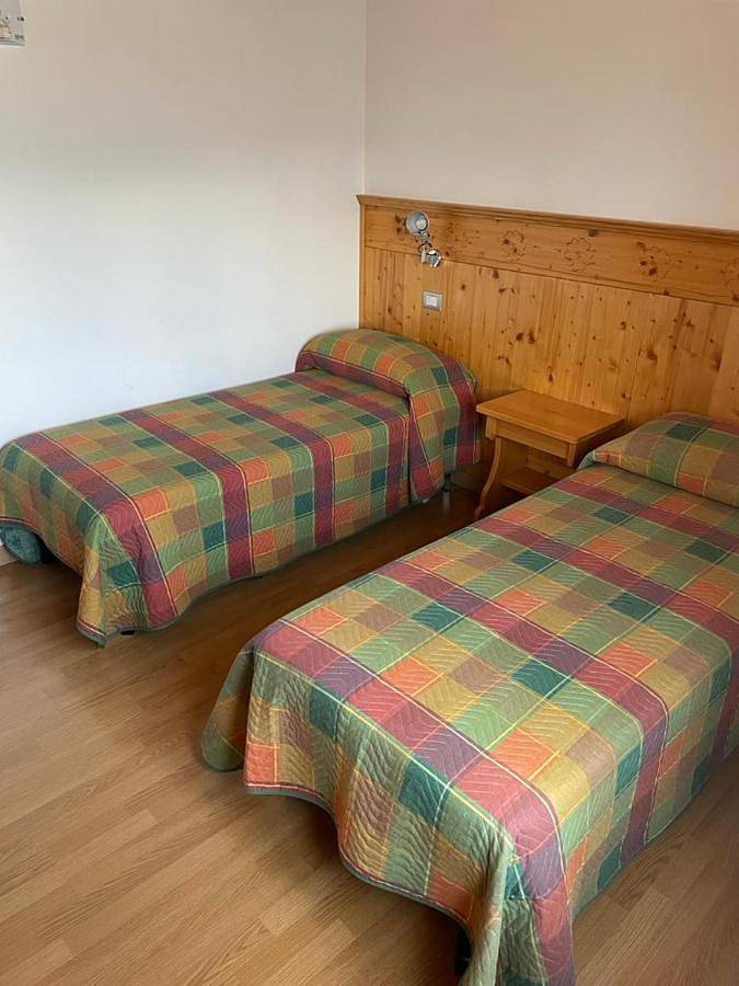 Hôtel pour 4 personnes, avec vue sur le lac ainsi que vue et jardin à Mello - 4