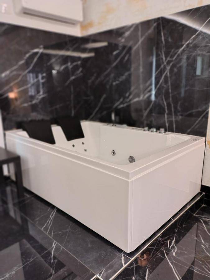 Quadruple Room with Private External Bathroom in Catania, Provincie Catania