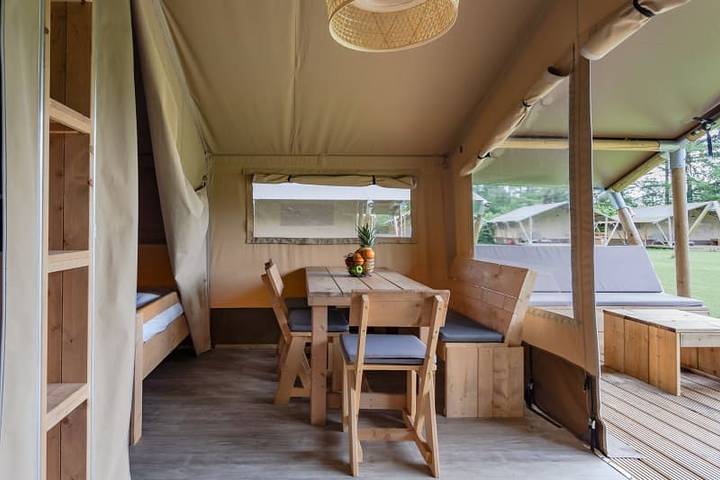 Camping für 5 Personen, mit Terrasse und Balkon/Terrasse in Friesland - 2