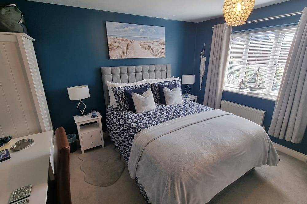 Dungarvon House, Hot Tub, Garden, Summerhouse, & Ev Charging in Weston-Super-Mare, North Somerset