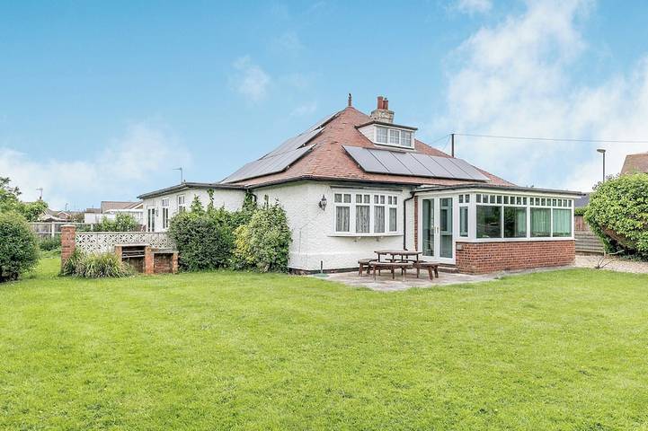 Cottage for 8 people, with garden, with pets in Sutton on Sea