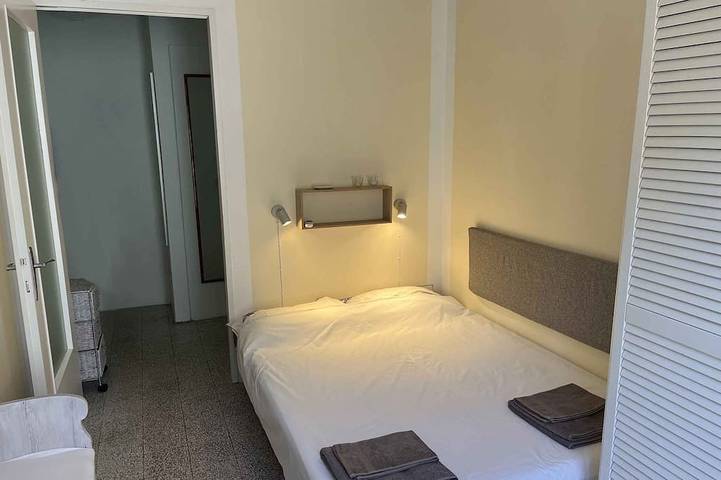 Appartamento intero, Appartamento per vacanze con balcone e Internet in Lesa, Lago Maggiore (Piemonte)