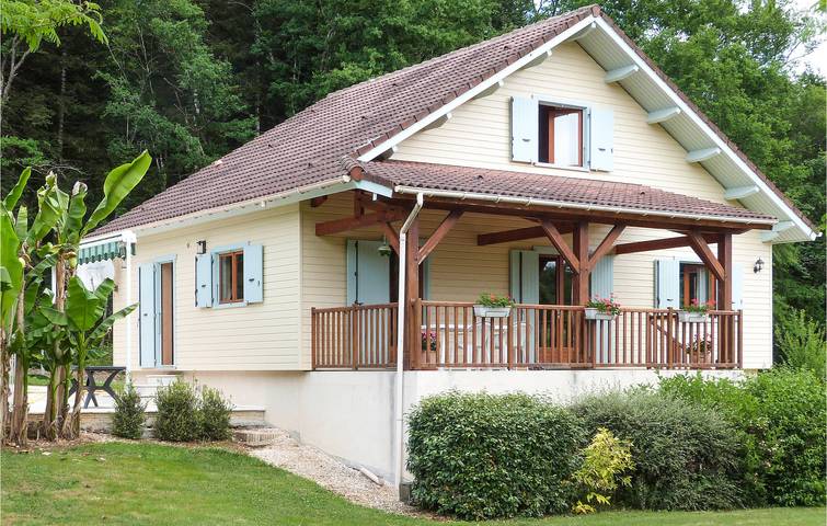 Gîte pour 6 personnes, avec jardin ainsi que piscine et terrasse, animaux acceptés à Sceau-Saint-Angel