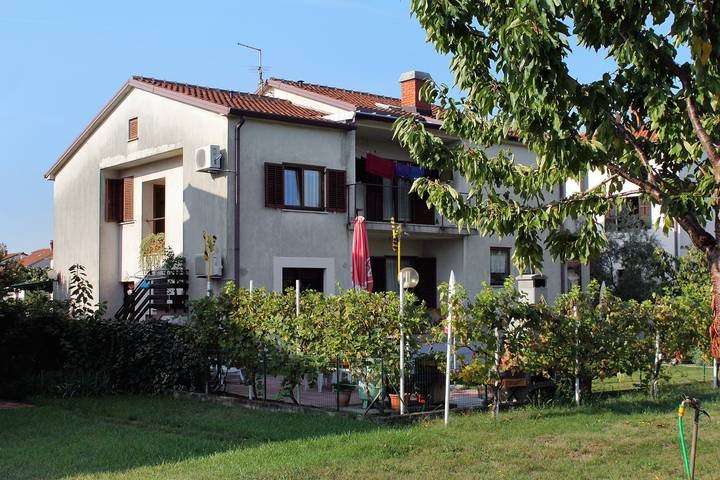 Ferienwohnung für 4 Personen, mit Balkon/Terrasse in Umag - 2