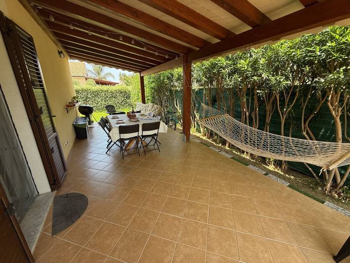 Appartamento per 6 persone, con Balcone e Terrazza nonché Giardino a Campofelice di Roccella