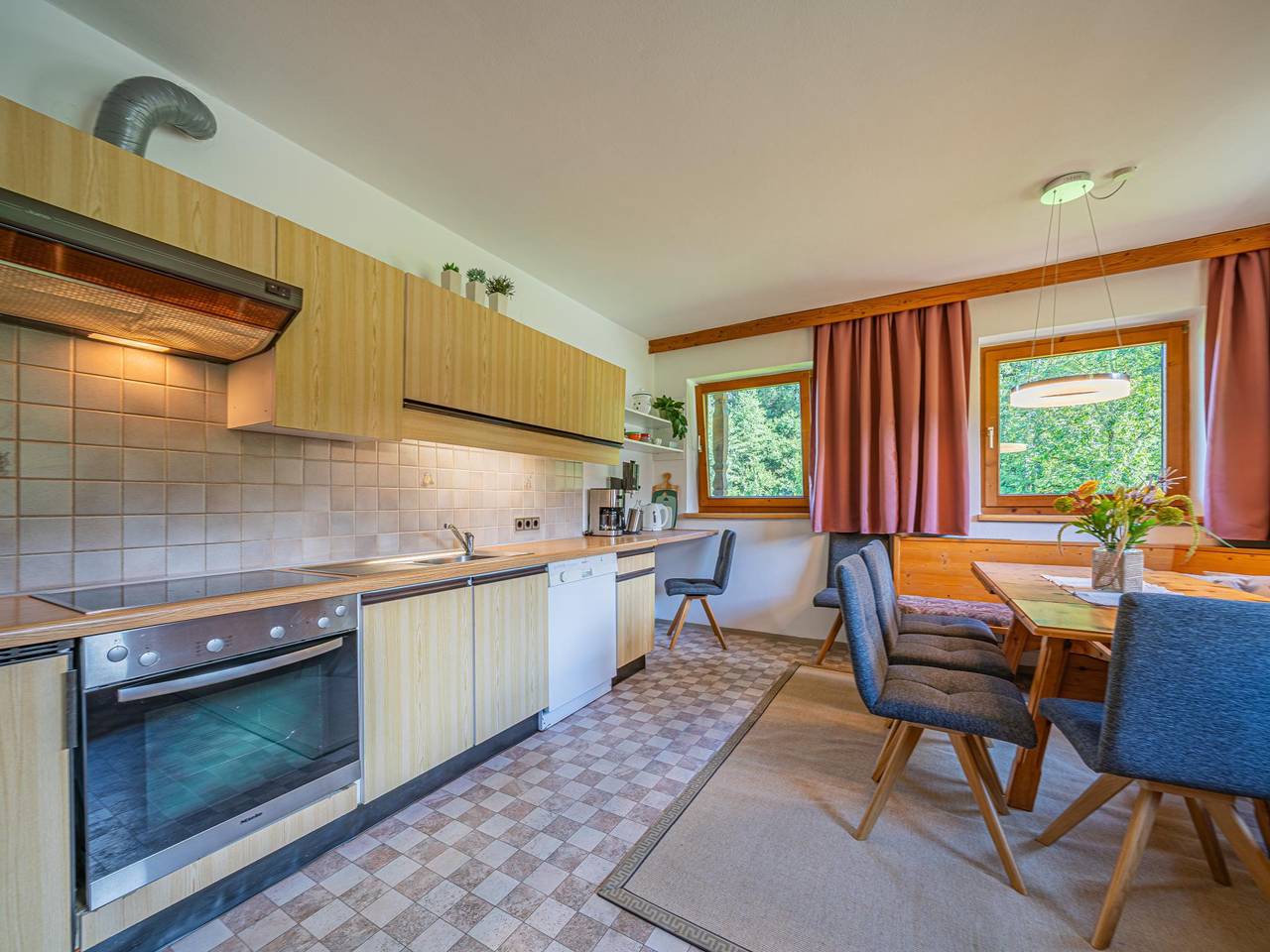 Traditionelles Ferienhaus in ruhiger Tallage in Westendorf (Tirol), Kaisergebirge