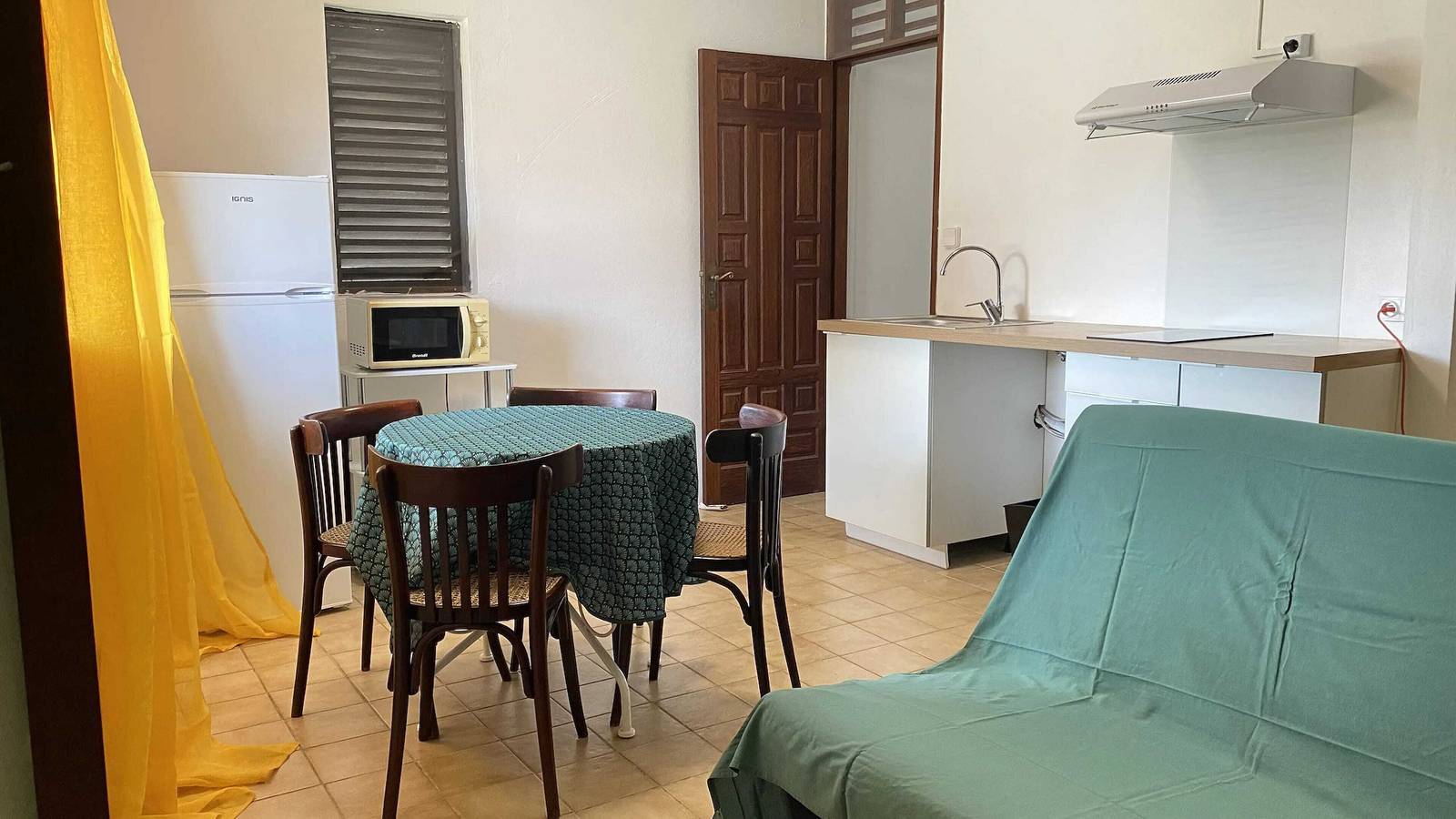 Apartamento entero, Apartamento moderno en Remire-Montjoly con balcón, 60 m² in Remire-Montjoly, Guayana Francesa