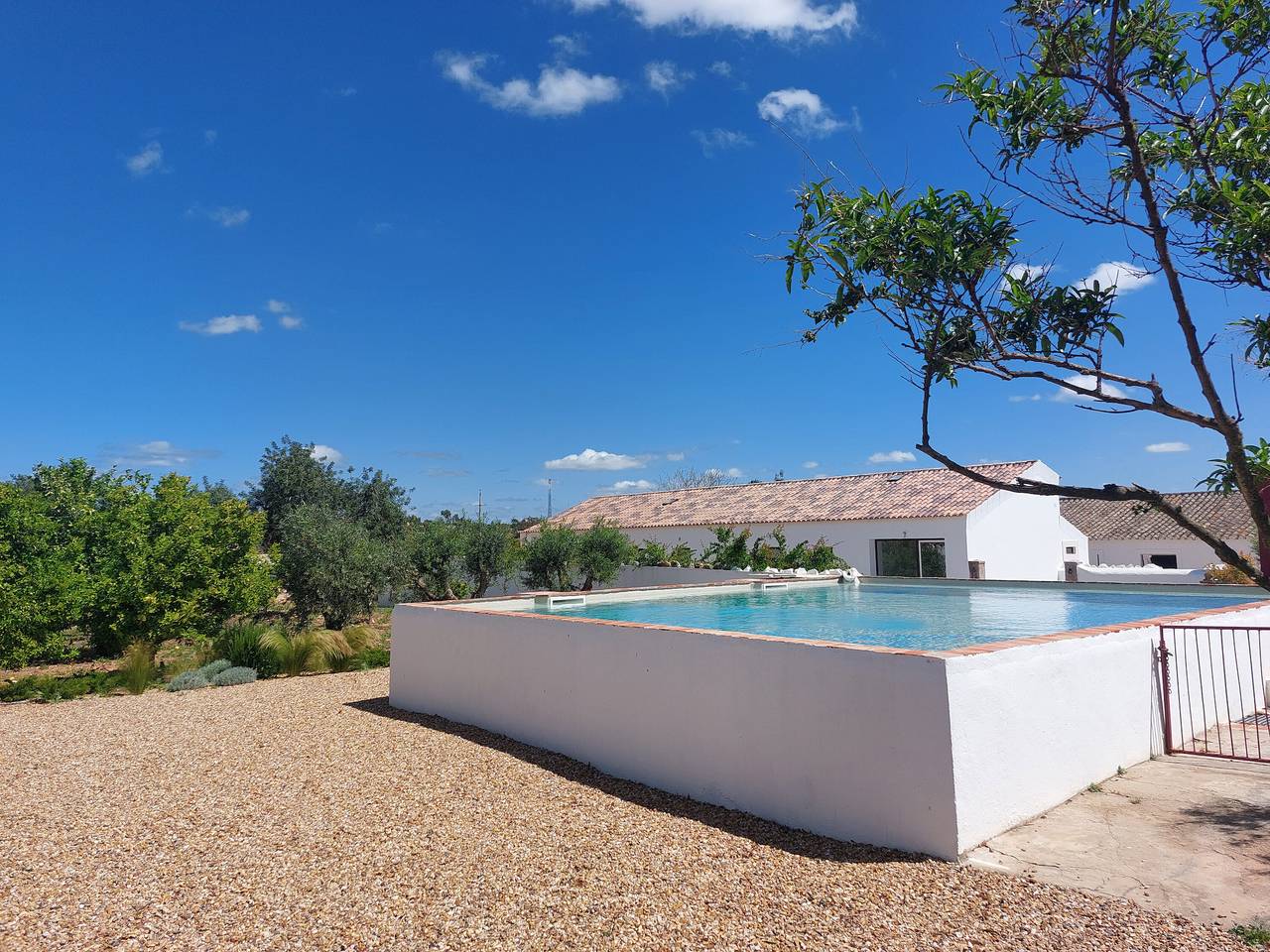 Country House 'Quinta Do Alvisquer' with Shared Pool, Wi-Fi and Air Conditioning in Conceição e Cabanas de Tavira, Parque Natural da Ria Formosa
