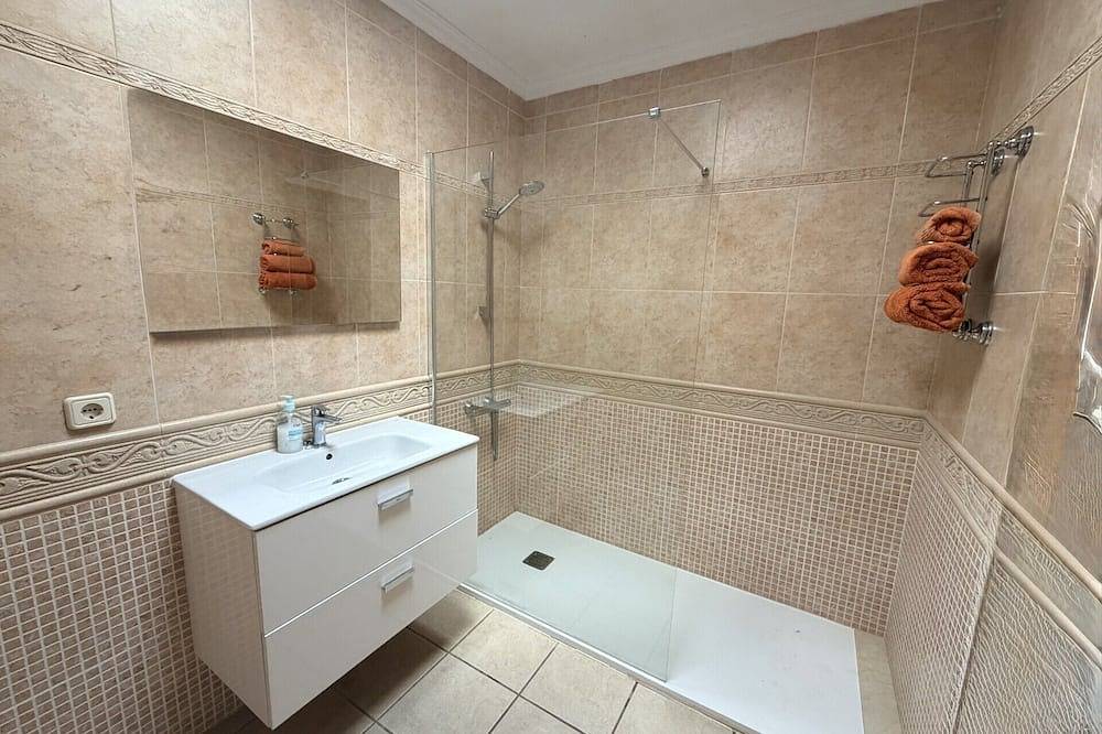 Villa,with private heated pool,Wifi,Parque Del Rey,close to Playa Blanca town. in Playa Blanca, Yaiza