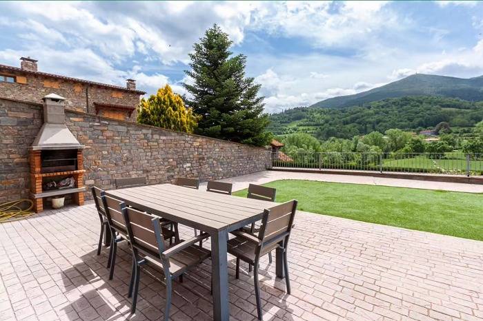 Maison 4 ch. 10 Pers. Cheminée, Bbq et Vues Cadí in Montellà, Montellà i Martinet