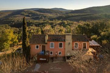Casa rural para 2 personas, con vistas al lago y vistas además de piscina y jardín, Se admiten mascotas en Alentejo